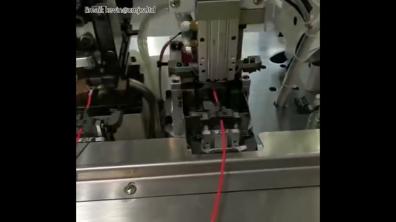 Machine entièrement automatique : coupe, dénudage, sertissage, filetage et application de gaine thermorétractable - Haute efficacité