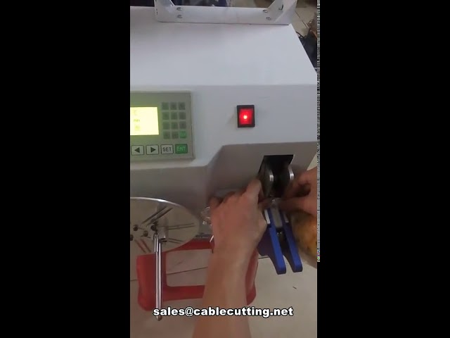 Machine à attaches torsadées pour sachets de pain - Démonstration automatique