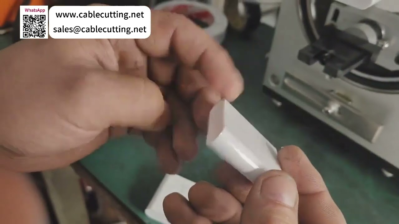 Machine Semi-Automatique d'Emballage de Coque de Chargeur – Application de Film Sans Bulles