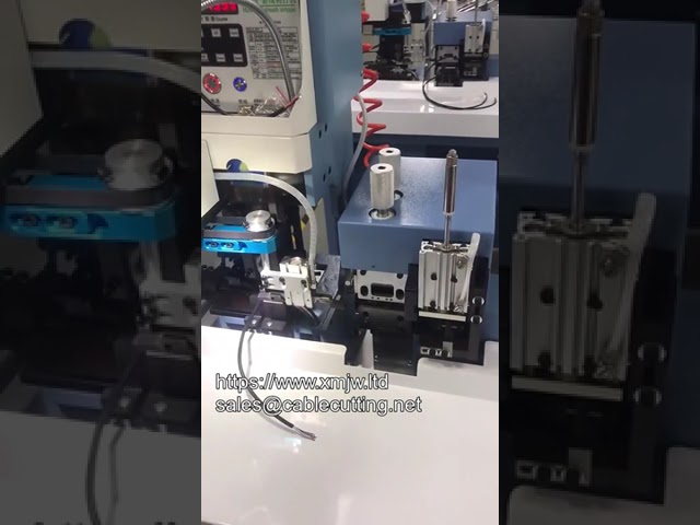 Machine automatique de dénudage et sertissage pour câbles multiconducteurs – Outil de pressage certifié CE