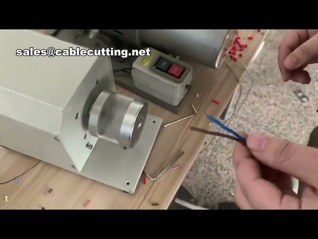 Dénudeuse et torsadeuse professionnelle pour câbles coaxiaux multi-brins | Machine rotative à lames