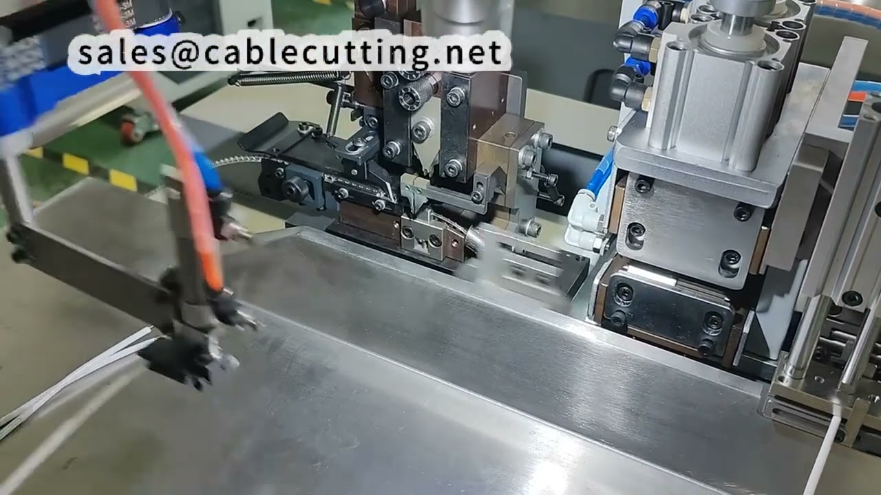 Machine de dénudage et de sertissage pour câbles multiconducteurs – Gaine ronde et câble ruban