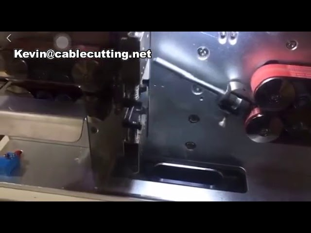 Machine multifonction de dénudage et coupe de gaine intérieure/extérieure pour câbles multiconducteurs