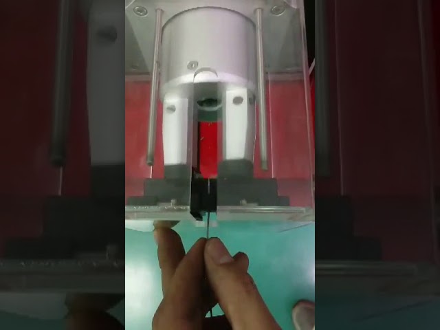 Dénudeuse semi-automatique de câble coaxial - Machine de précision pour câbles coaxiaux