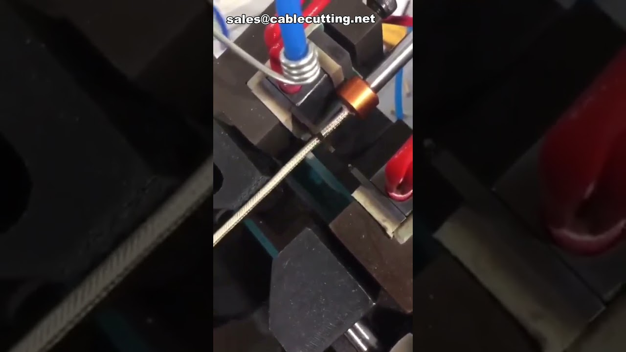 Machine pneumatique et manuelle de dénudage de fils et câbles électriques