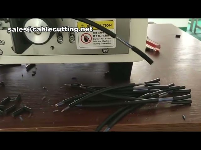 Machine de coupe et dénudage de câbles d'alimentation - Solution industrielle automatisée