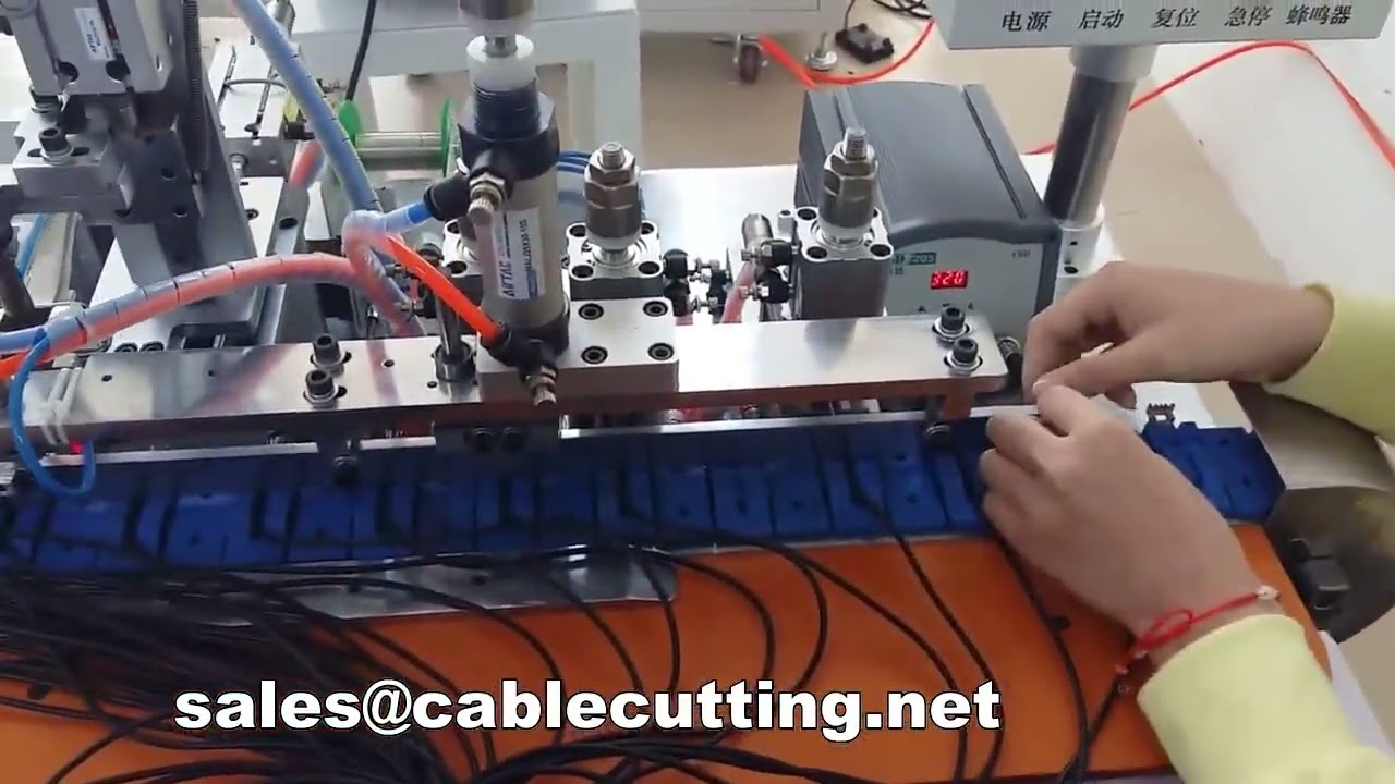 Machine à souder automatique pour connecteurs USB WPM-121-AM – Haute vitesse et précision