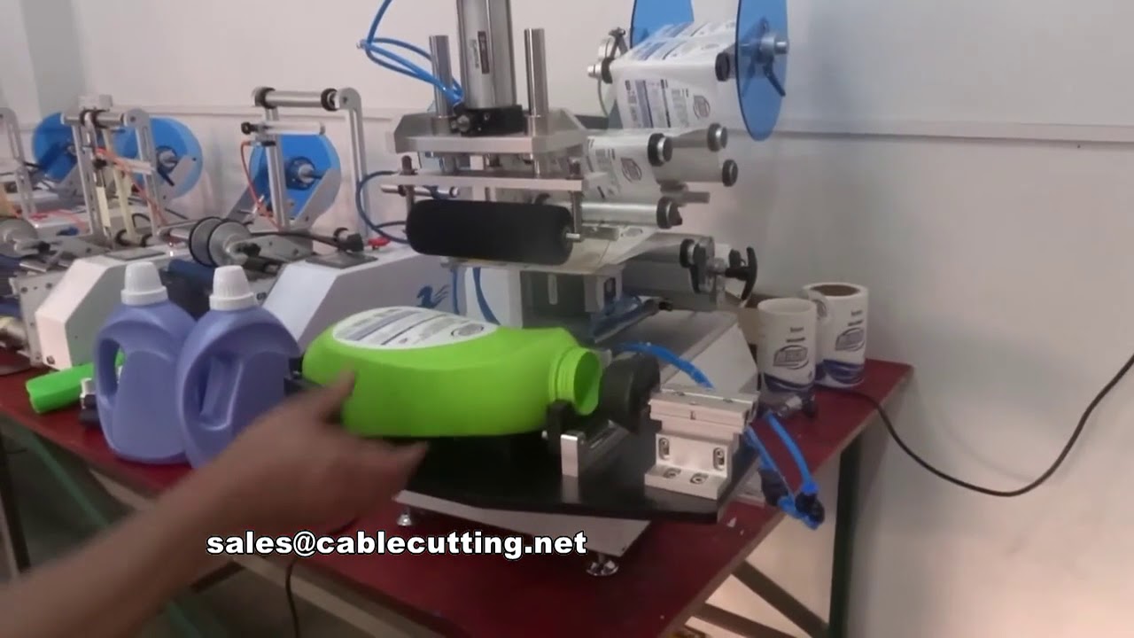 Étiqueteuse pour flacons plats de liquide vaisselle et shampoing PE