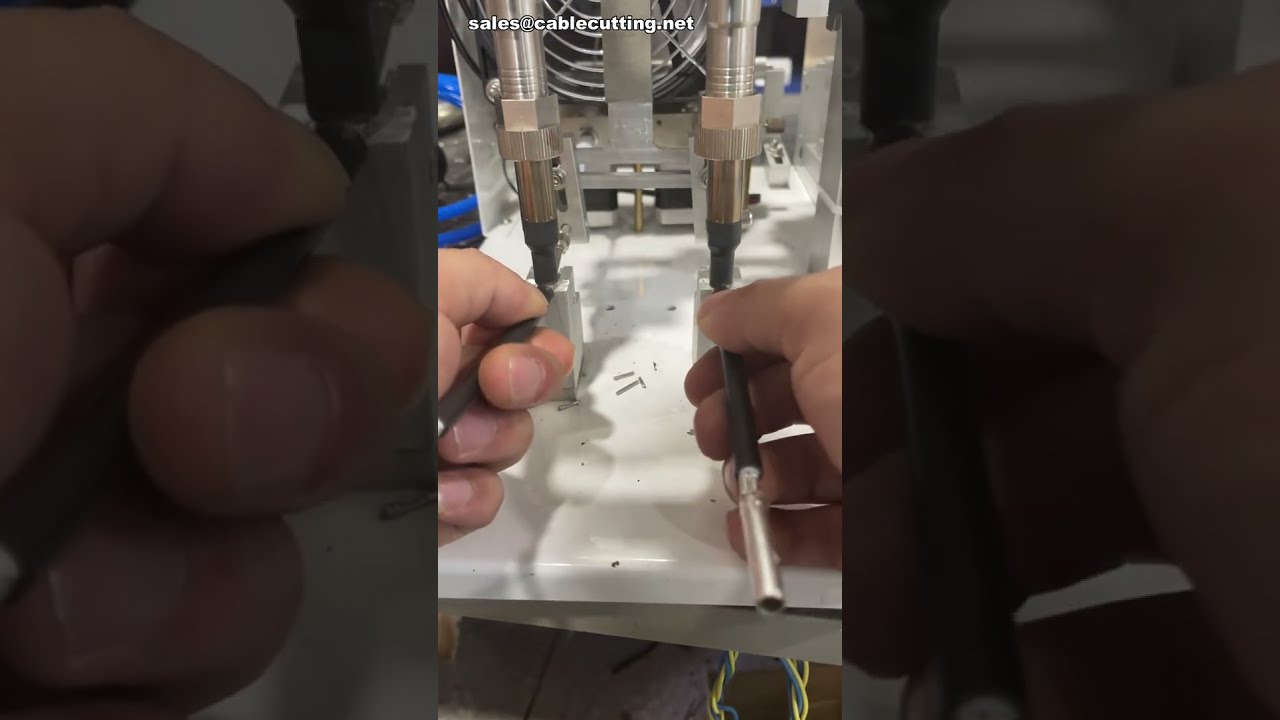 Machine à souder semi-automatique à double pistolet pour étamage de bornes – double la productivité #usine #machine