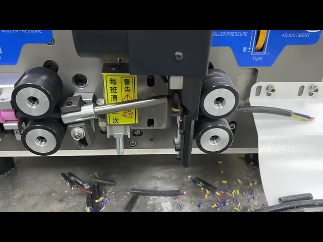 Machine à dénuder automatique - Équipement de fabrication de câbles, découpe et dénudage de 8 fils en une seule opération