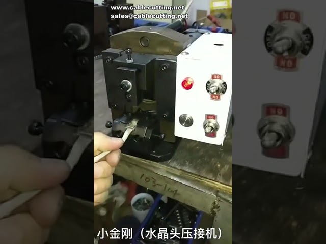 Machine à sertir les têtes cristal pour câbles | Machine de formage de têtes PC pour lignes téléphoniques et extrudeuse