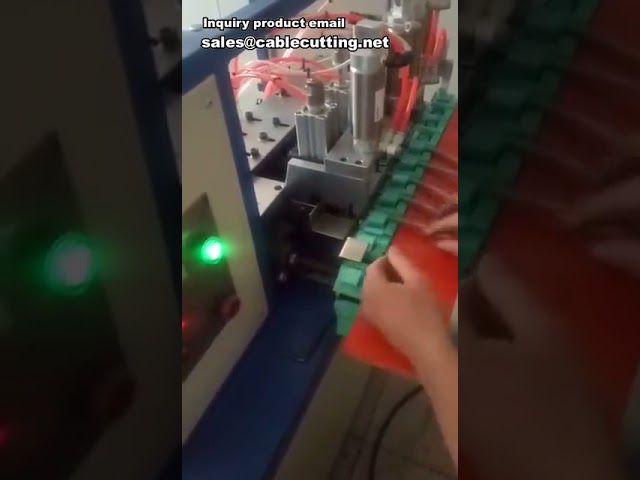 Machine à dénuder et tordre les câbles : solution pour cordons d'alimentation 3 fils