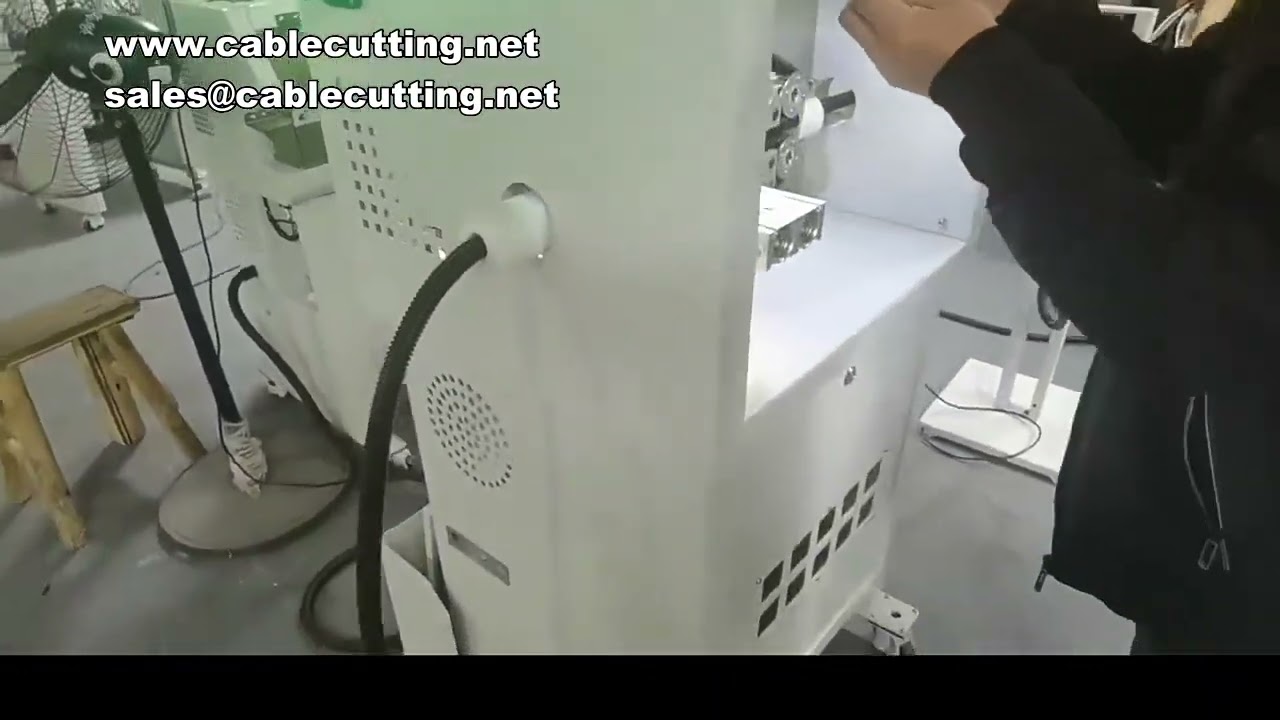 Machine à gaine thermorétractable, découpe et sertissage de fils multiconducteurs – Automatisation industrielle