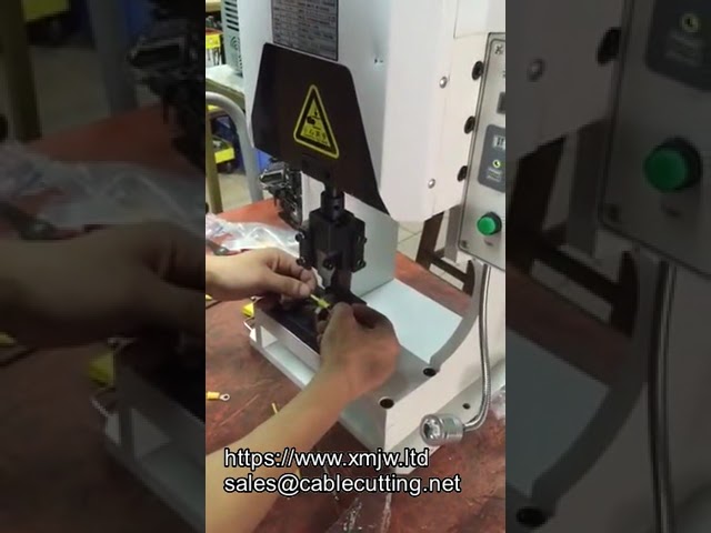 Machine de sertissage de bornes pour faisceaux de câbles | Équipement industriel performant