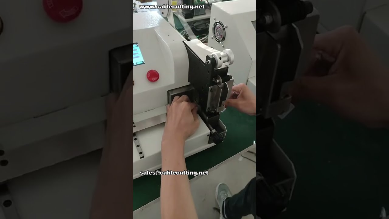 Démonstration en usine d'une machine à coller par points (Spot Taping) - Bonus exclusif ! #machine