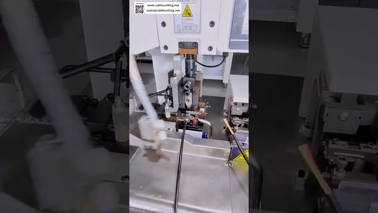 Machine de traitement de câbles multiconducteurs gainés pour véhicules électriques - Équipement automatique de faisceaux de câbles