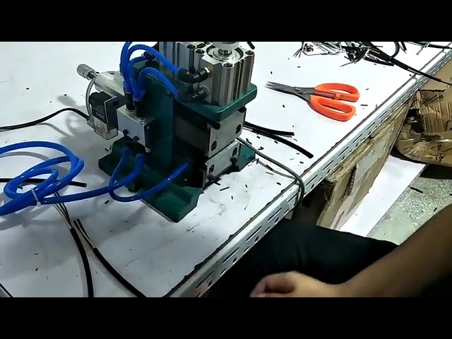 Machine à dénuder et torsader les câbles - Outil pneumatique manuel de dénudage et torsion