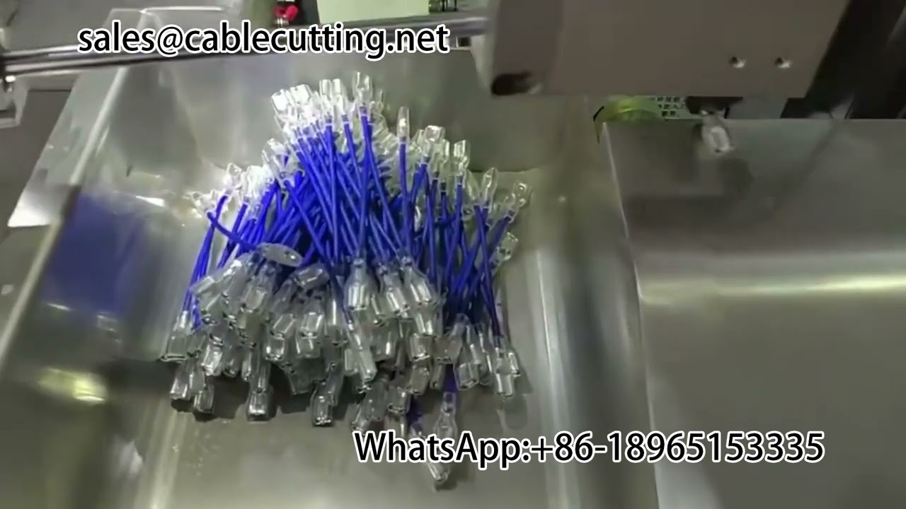 Optimisez votre production : équipement de faisceaux de câbles avec machines à dénuder et sertisseuses automatiques