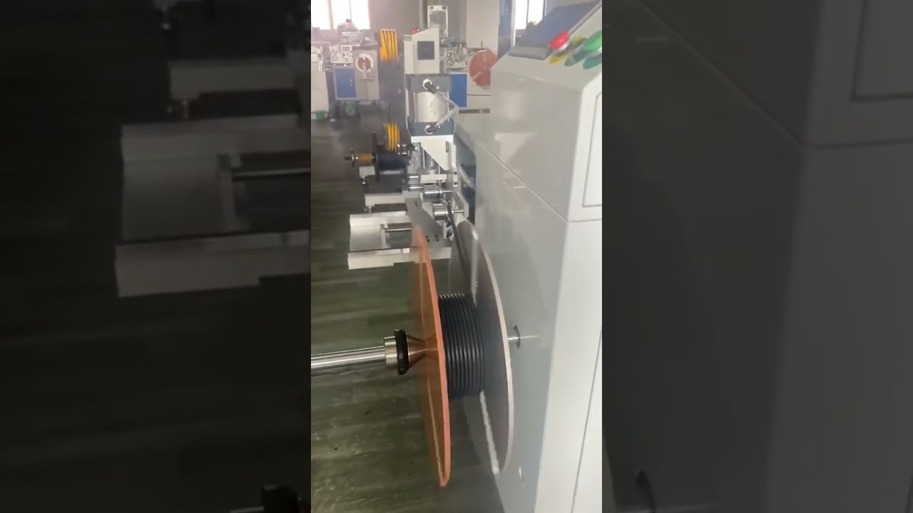 Machine à bobiner les fils – Fabricant d'équipement pour faisceaux de câbles #machine #usine
