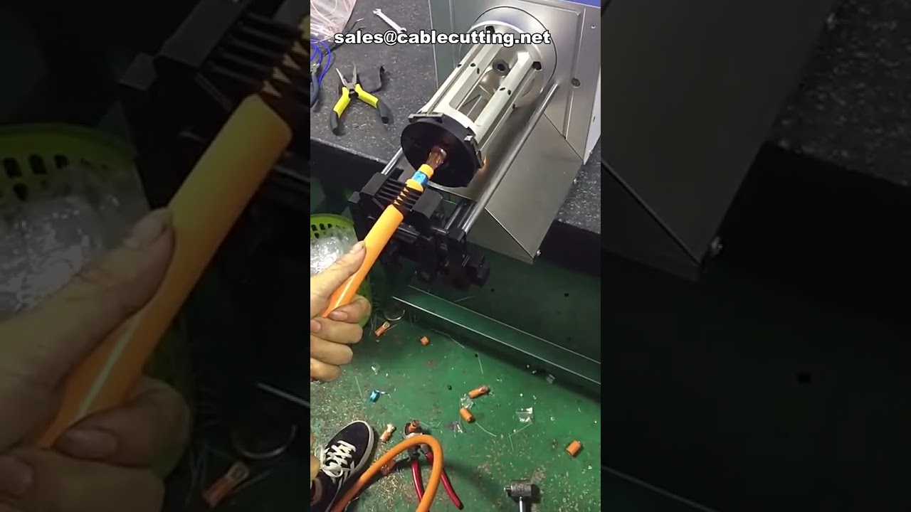 Machine à dénuder rotative automatique pour câbles coaxiaux - Traitement haute température
