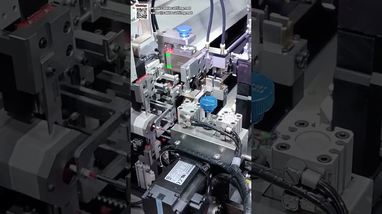 Machine à sertir les terminaux multifonctionnelle avec insertion de gaine thermorétractable et de tube numéroté