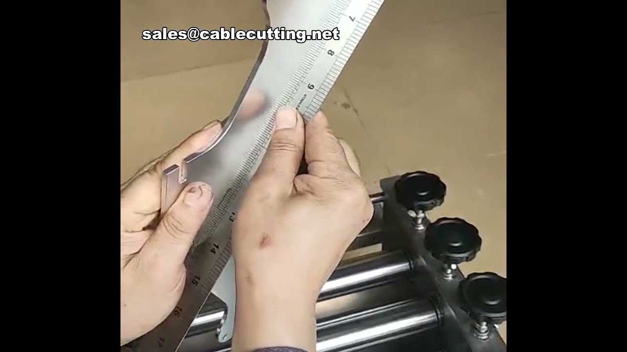 Machine à aplanir les plaques d'aluminium | Niveleuse et redresseuse de tôles métalliques
