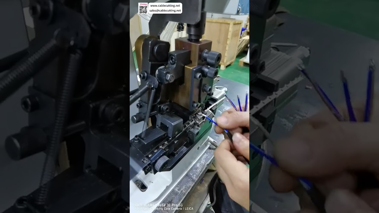 Machine à double sertissage pour dénudage de câble rond à 2 conducteurs et pressage de bornes doubles