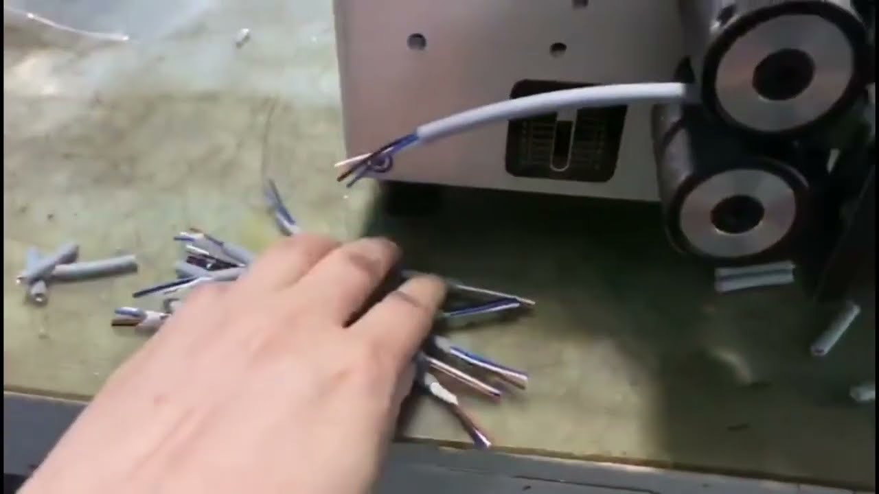 Machine automatique de coupe et dénudage de câbles – Longueur réglable 1 à 999 999 mm