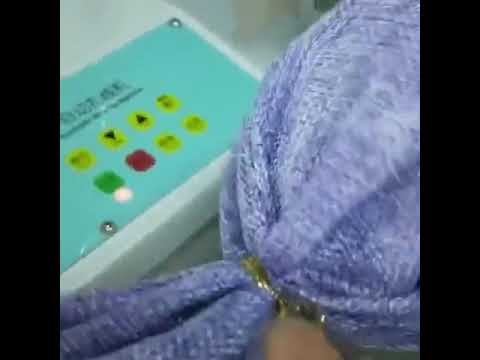 Machine à attaches torsadées en fil doré pour sacs plastiques - Automatisation performante