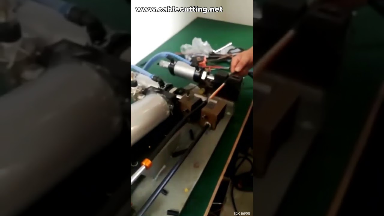 Machine à dénuder les câbles gainés pneumatique – Précision et automatisation industrielle