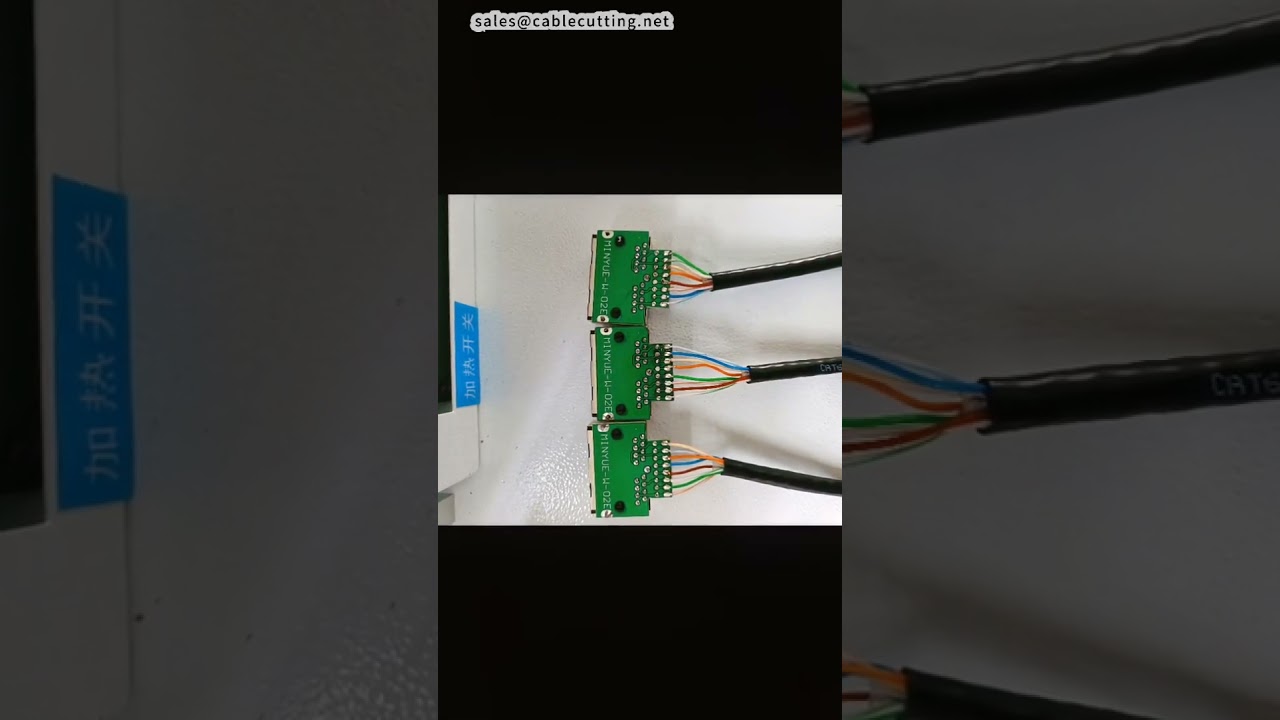 Processus en deux étapes de soudure de connecteur 8 cœurs semi-automatique - Usine en action