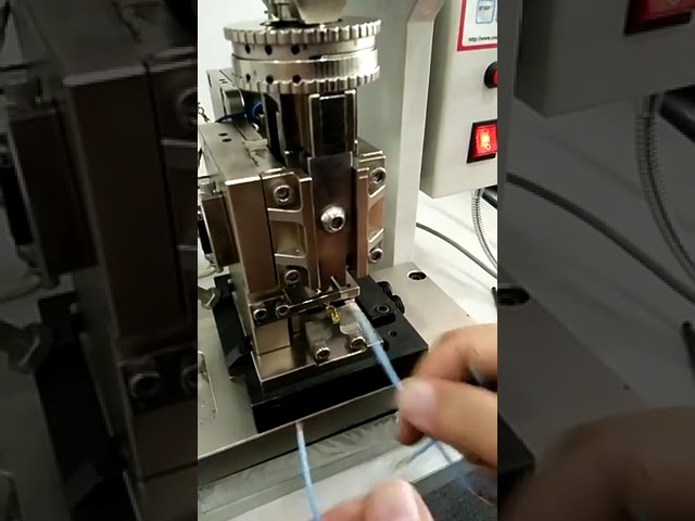 Machine à sertir les cosses de câble 4T en vente chaude 220V/110V – Sertisseuse de cosses cuivre pour faisceaux électriques