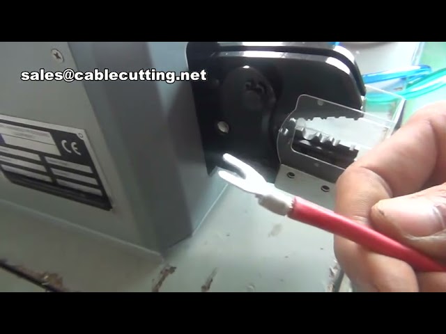 Machine de sertissage automatique de bornes pré-isolées – Sertisseuse de précision