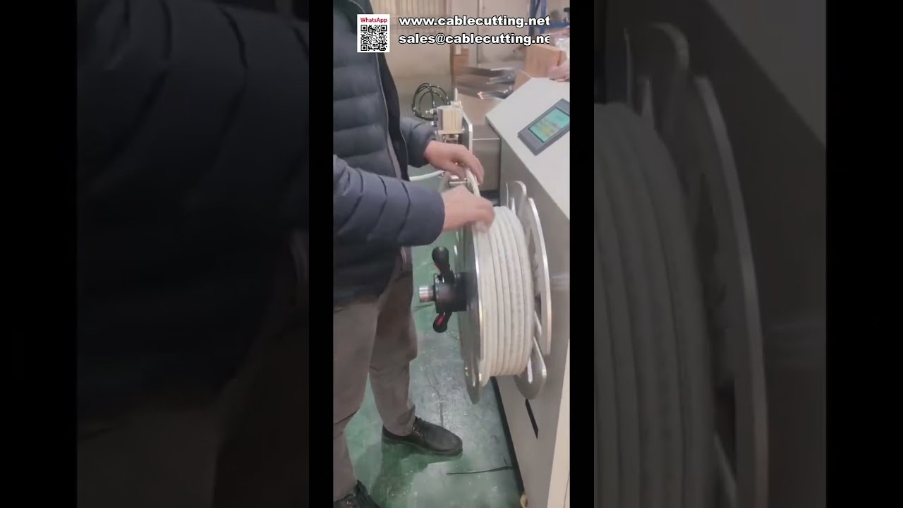 Machine automatisée de traitement et de bobinage de faisceaux de câbles