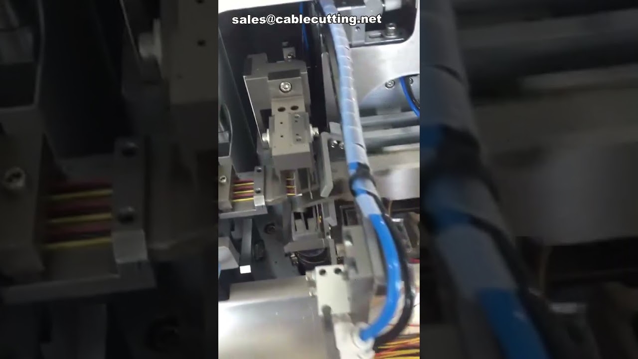 Machine automatique d'assemblage de boîtiers - Crimpage et étamage de fils