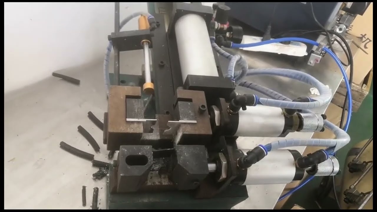 Machine de dénudage pneumatique pour câbles carrés de grande section - Dénudeuse automatique industrielle