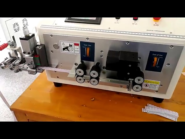 Machine automatique de division et dénudage de câbles rubans plats pour ordinateurs – 2 à 40 broches (Très demandée)