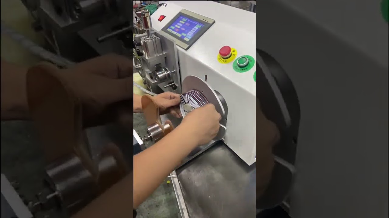 Bobineuse compacte à comptage : rapide, précise et gain de place pour bandes lumineuses et plus | #usine