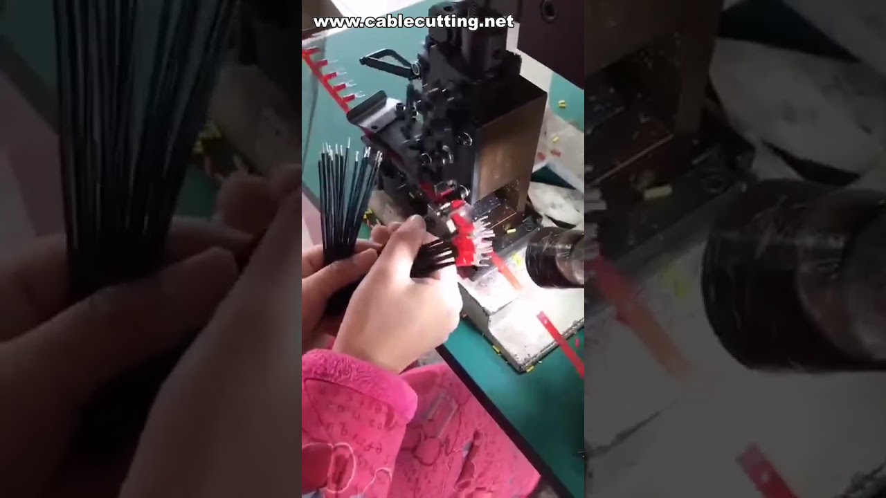 Lames de sertissage pour machines à sertir les bornes - Modèles semi-automatiques