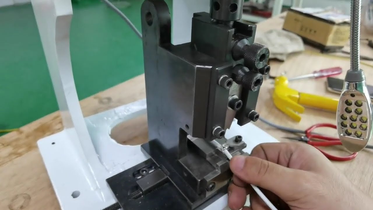 Moule pour machine à bornes 2.0T et ses accessoires – Outillage de précision