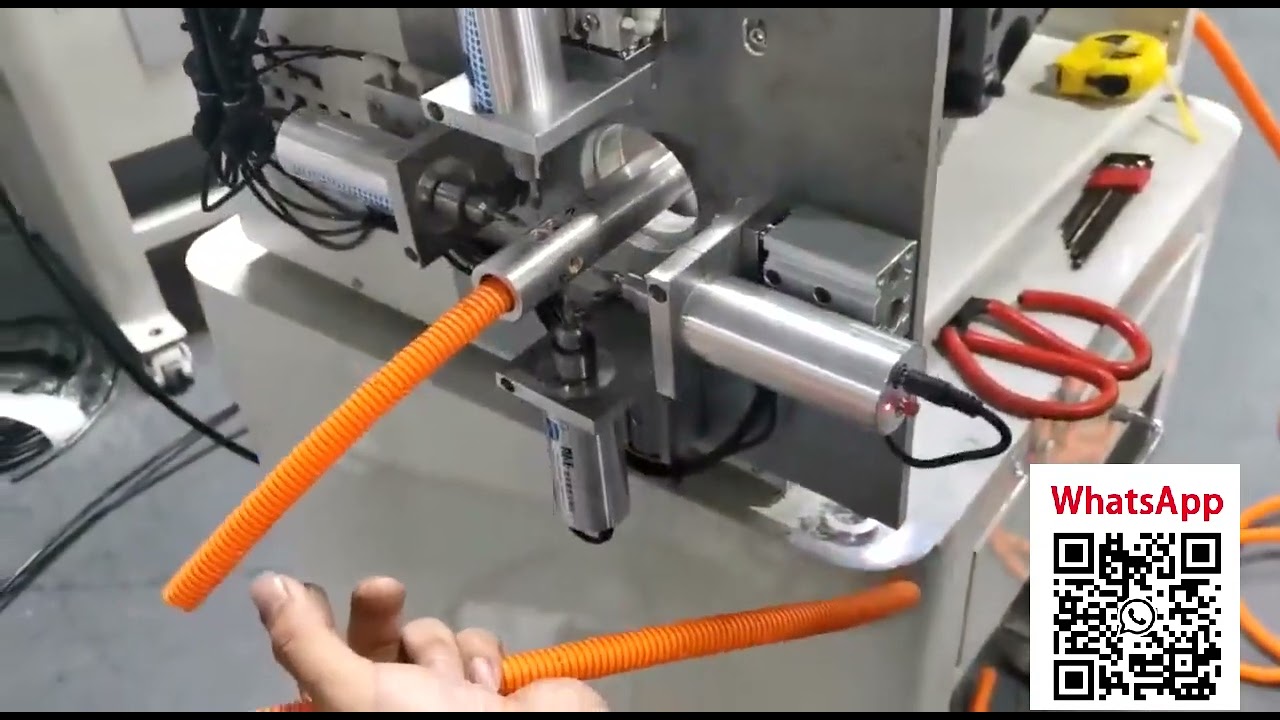 Machine de coupe, fente et poinçonnage de tubes ondulés