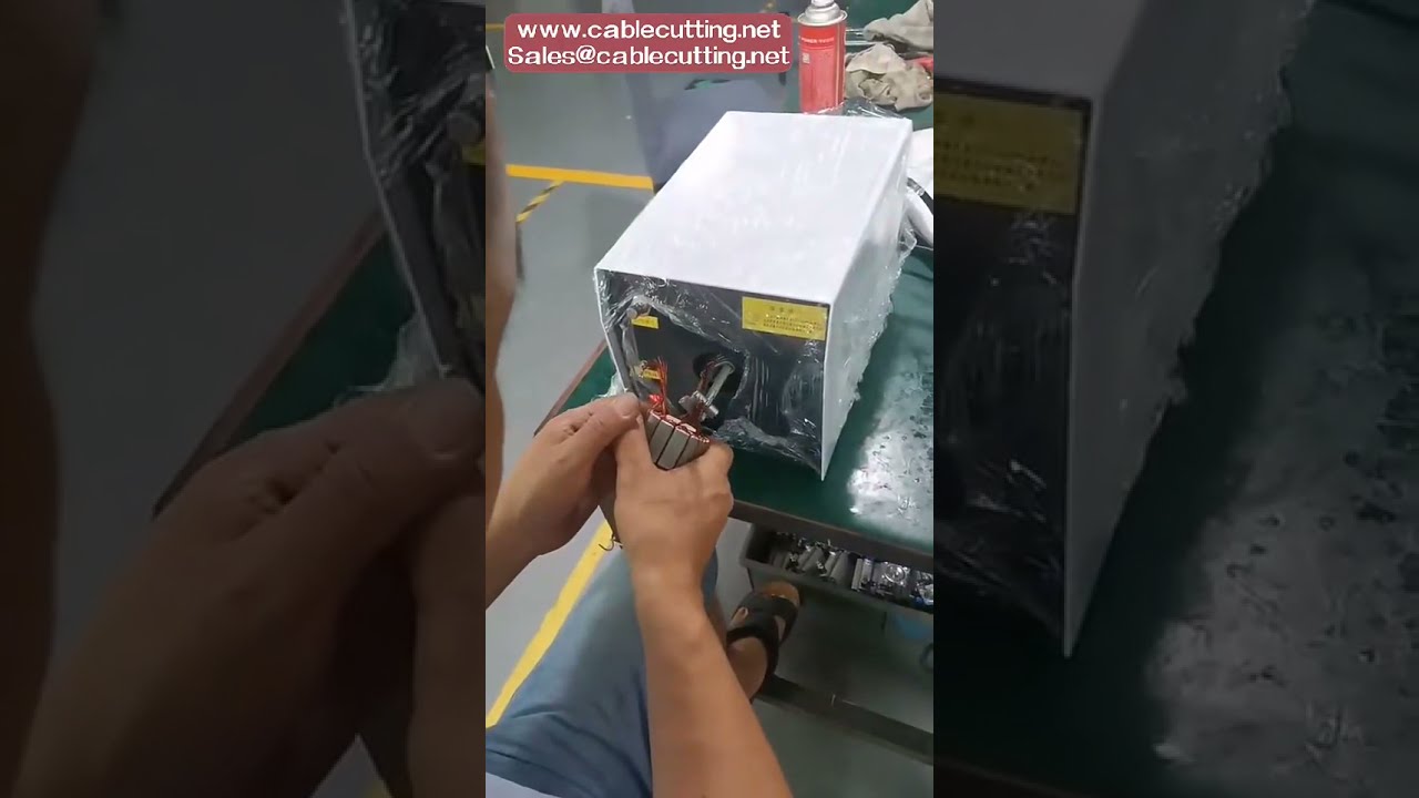 Machine de coupe et dénudage de câbles avec torsadage intégré | Solution industrielle