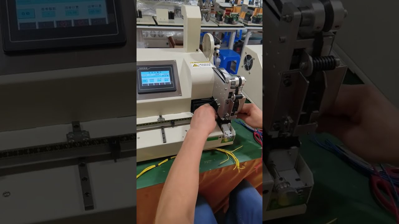 Machine d'emballage universelle par bande adhésive - Preuve en temps réel, largeur max 25mm, #usine
