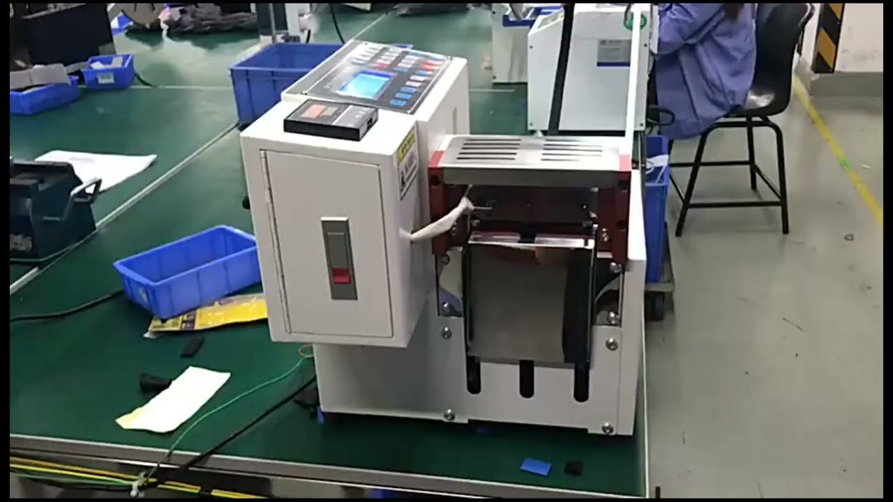 Machine de coupe de bandes nylon et tuyaux en tissu - Découpeuse automatique Guangdong