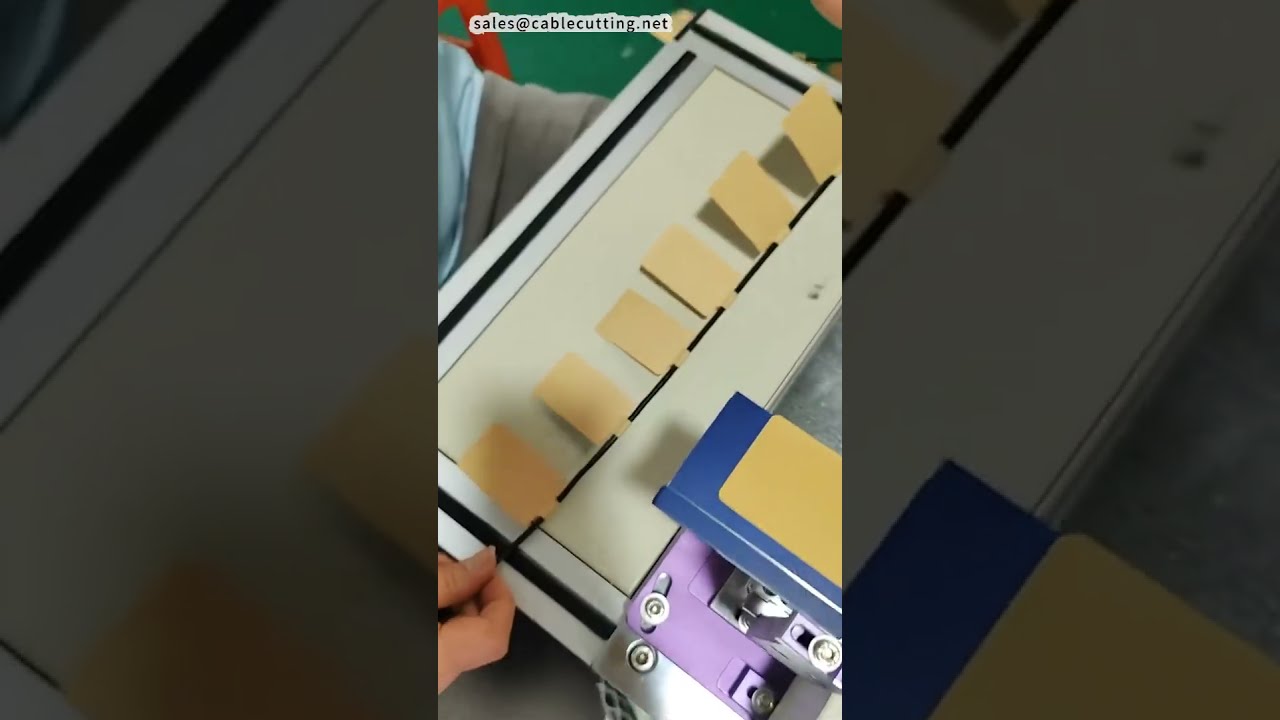 Machine à étiqueter par pliage de fil standard - Étiquettes jusqu'à 110 mm x 40 mm #usine #machine