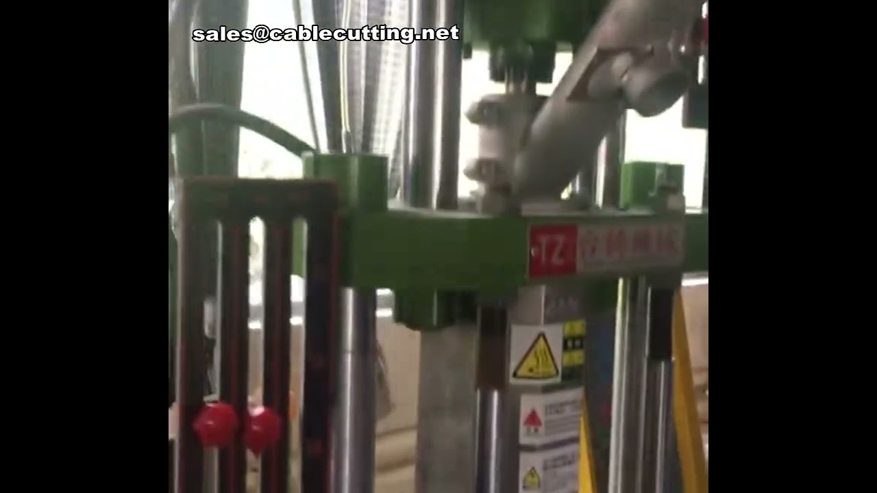 Machine de moulage par injection plastique et formage de câbles – Solutions industrielles performantes