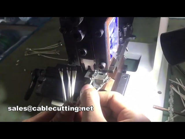 Matrice de cossage radial de précision pour machines automatiques