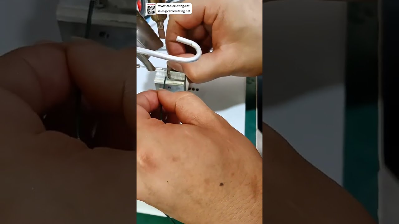 Soudeuse par points semi-auto : assemblez shrapnel métal et plaque inox avec précision