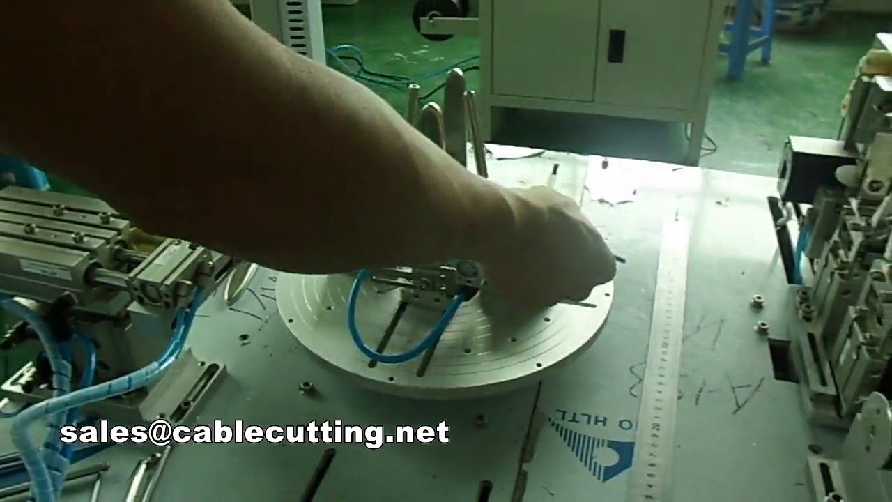 Machine à enrouler et lier les câbles pour formes en 8 et rondes - Automatisation industrielle