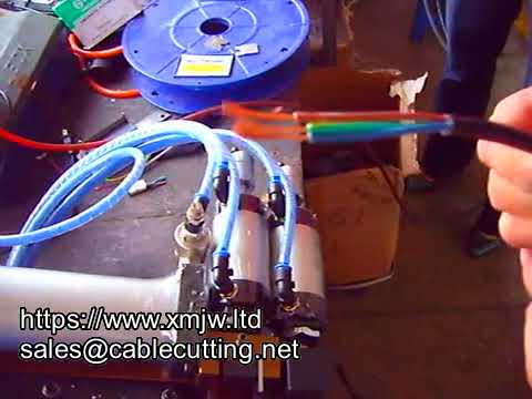 Dénudez vos câbles gainés avec précision : WPM 310d, la machine pneumatique de bureau économique